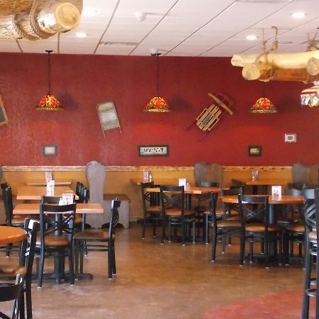 Econo Lodge Inn & Suites Brookings Exteriör bild