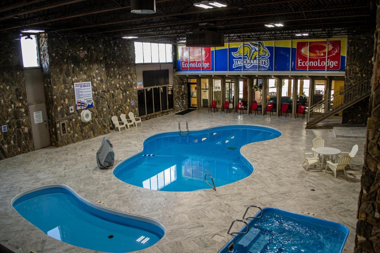 Econo Lodge Inn & Suites Brookings Exteriör bild