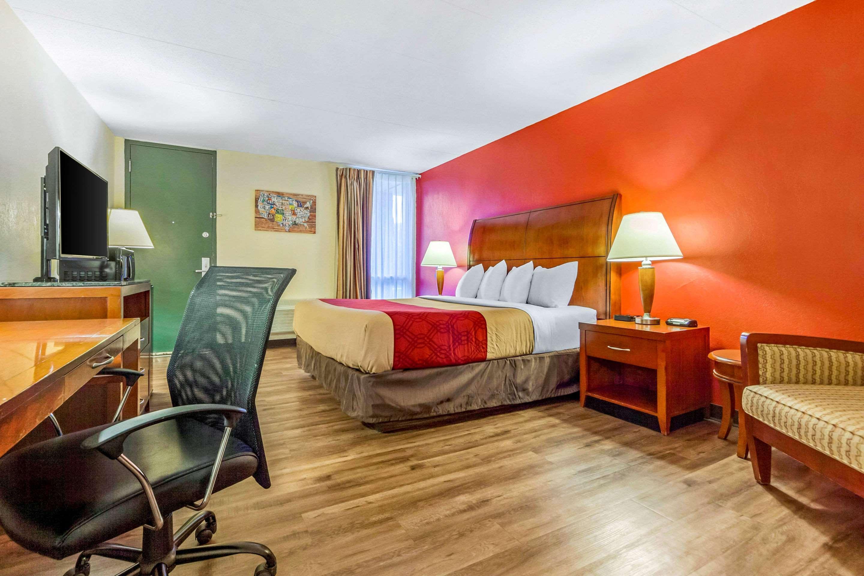 Econo Lodge Inn & Suites Brookings Exteriör bild