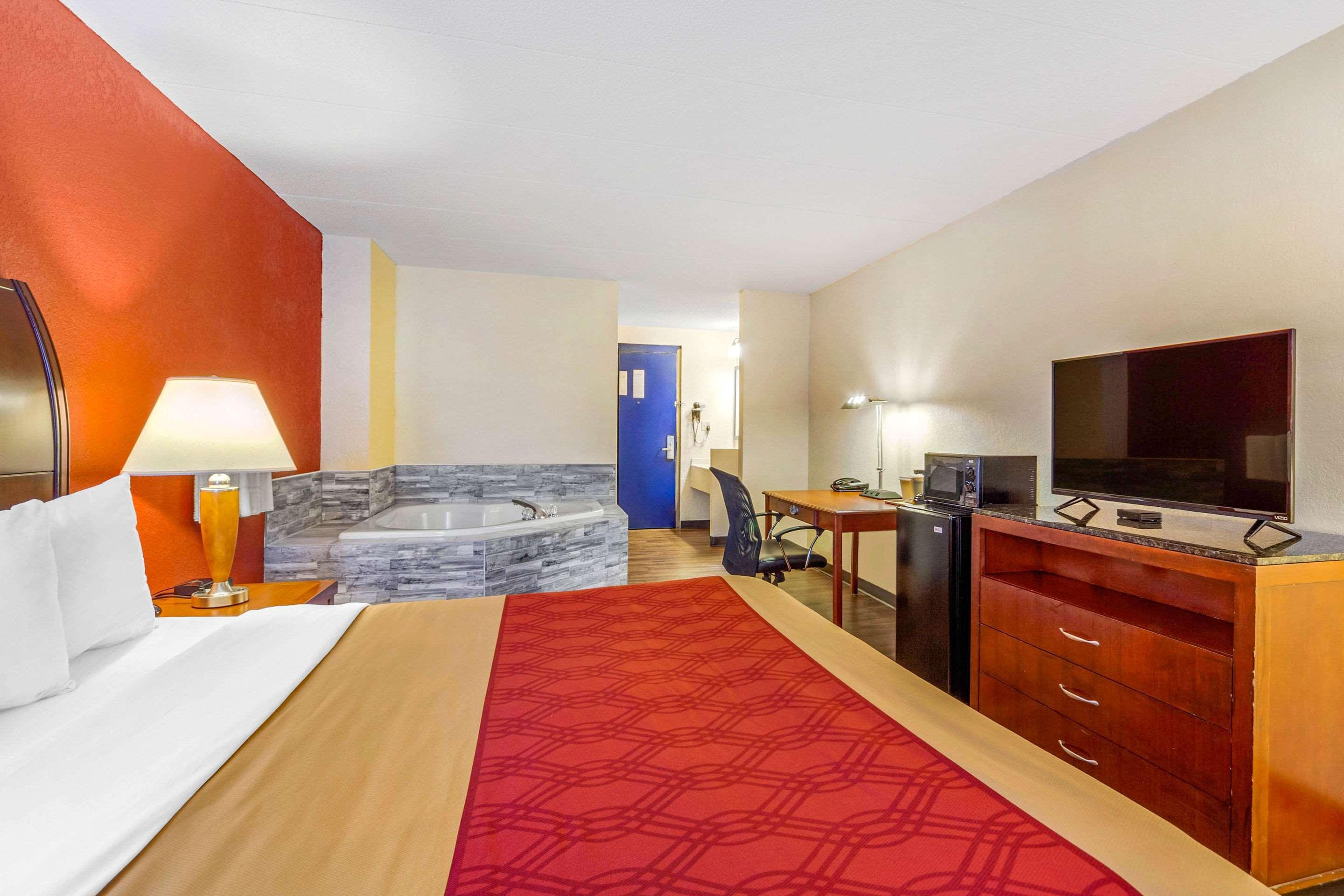 Econo Lodge Inn & Suites Brookings Exteriör bild