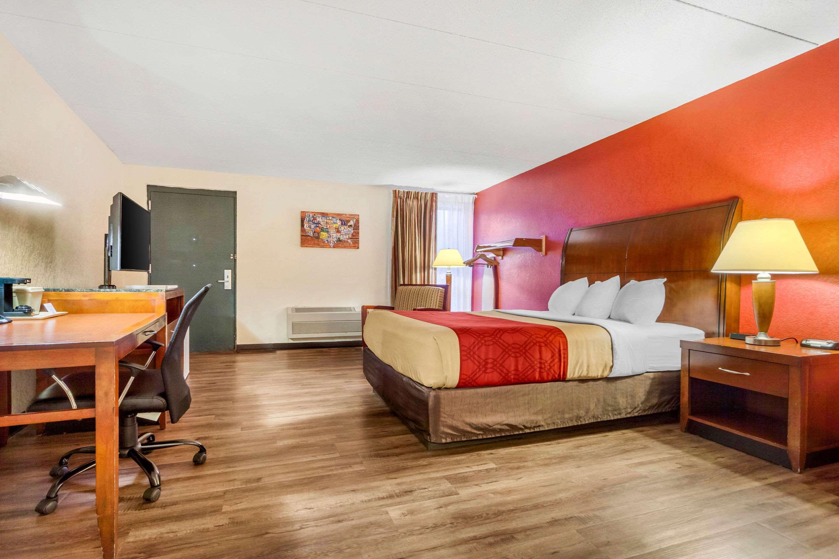 Econo Lodge Inn & Suites Brookings Exteriör bild