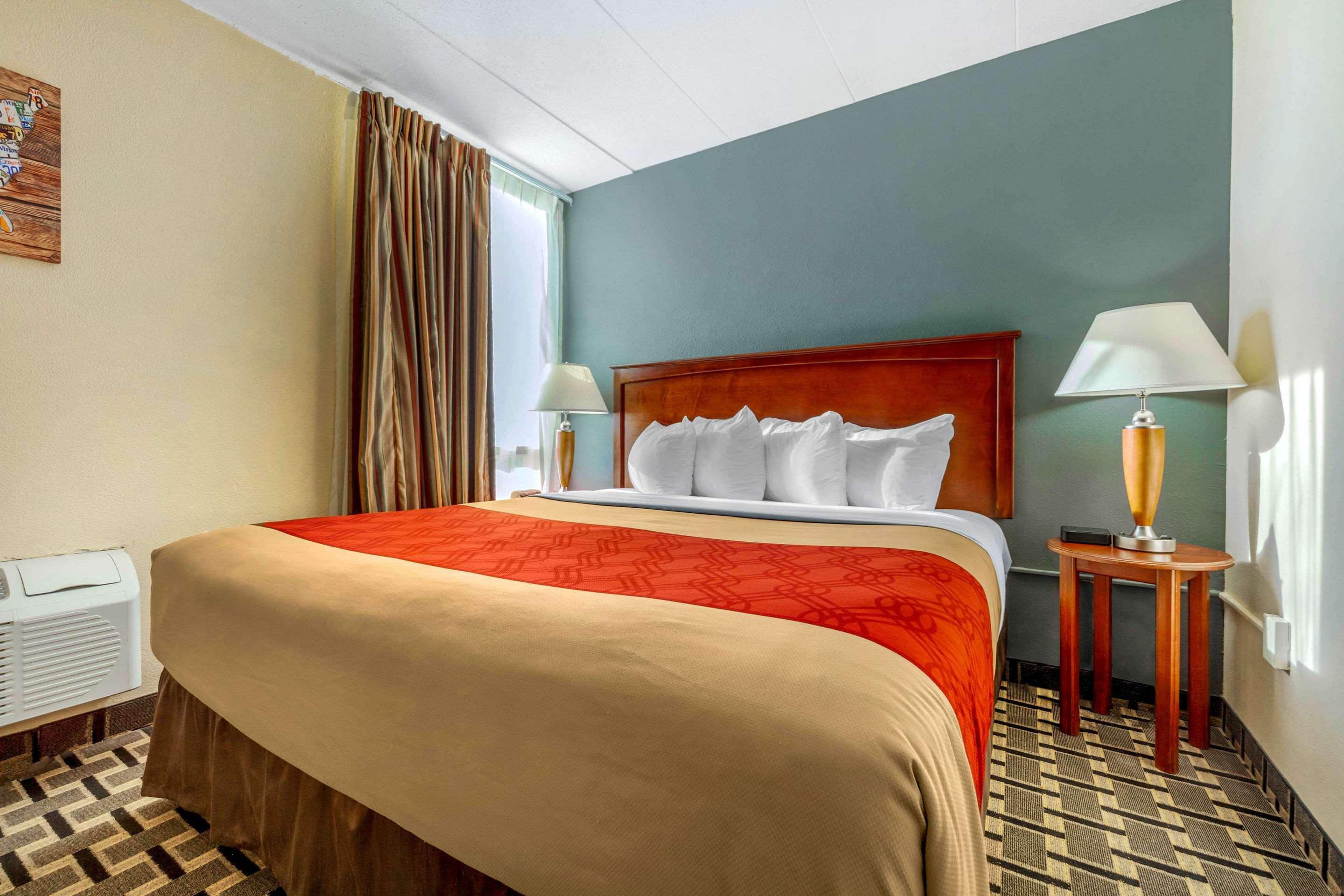 Econo Lodge Inn & Suites Brookings Exteriör bild