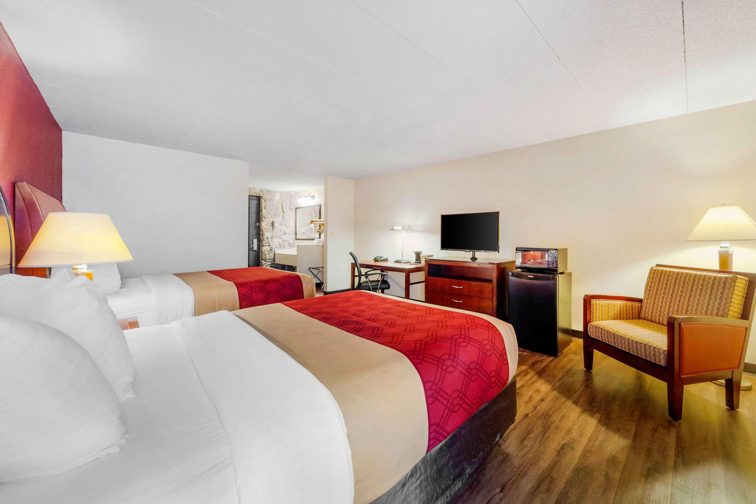Econo Lodge Inn & Suites Brookings Exteriör bild
