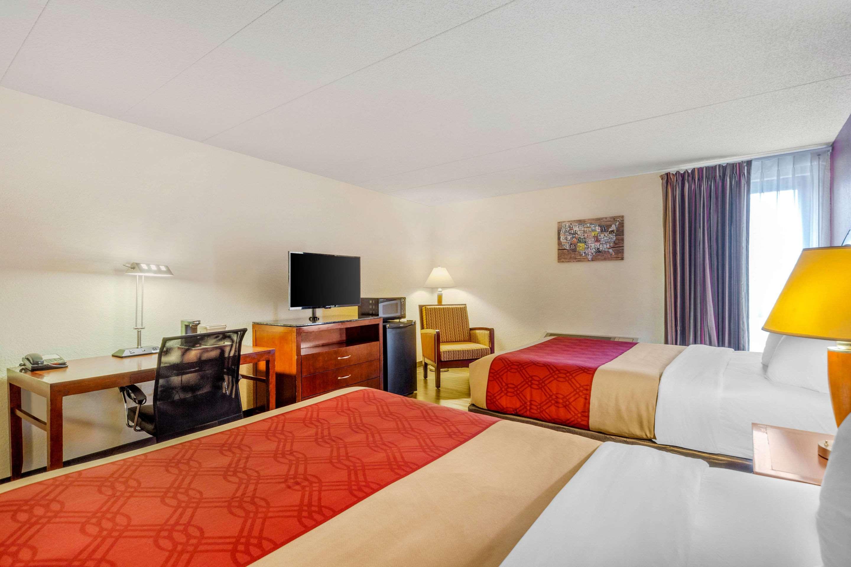 Econo Lodge Inn & Suites Brookings Exteriör bild