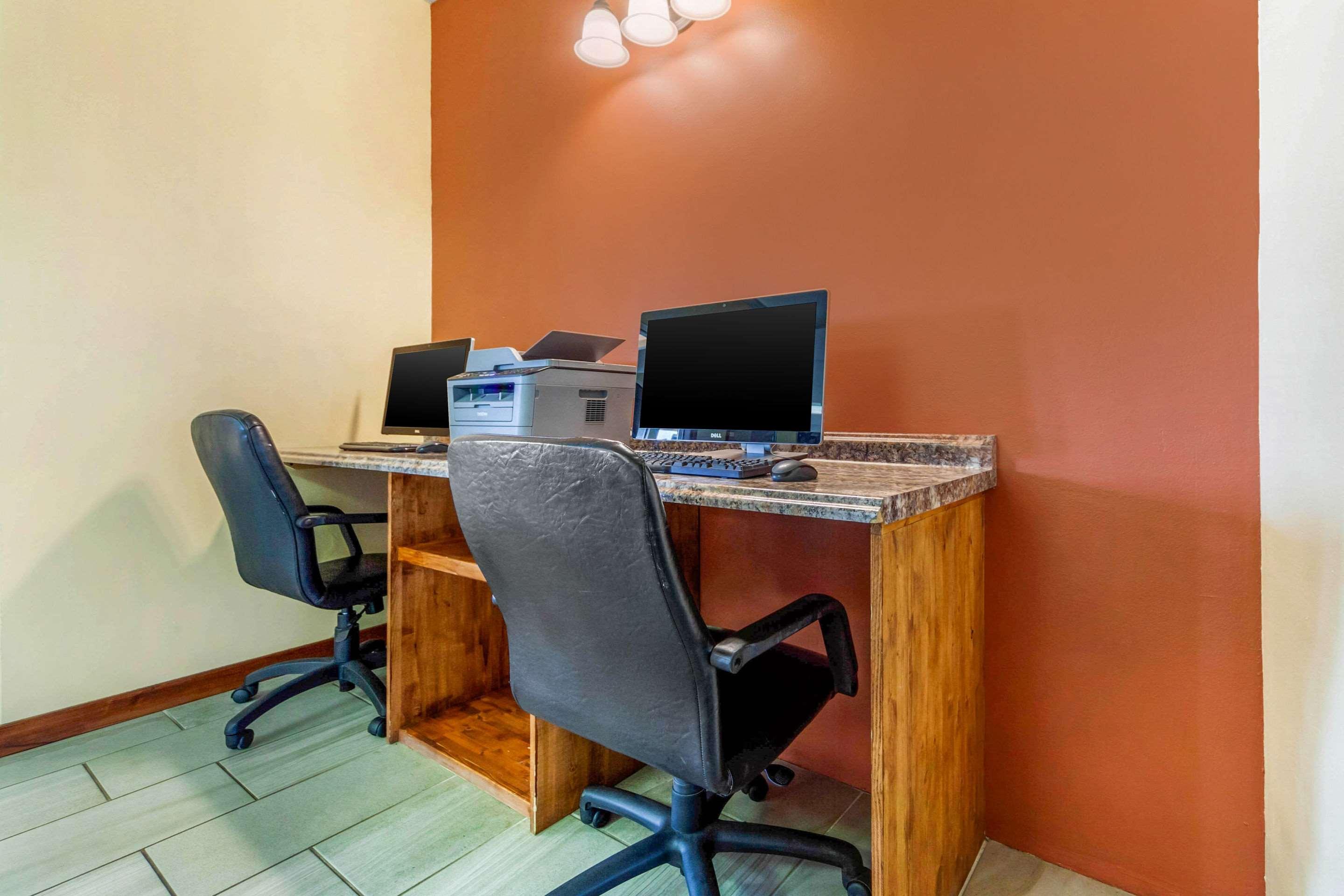 Econo Lodge Inn & Suites Brookings Exteriör bild