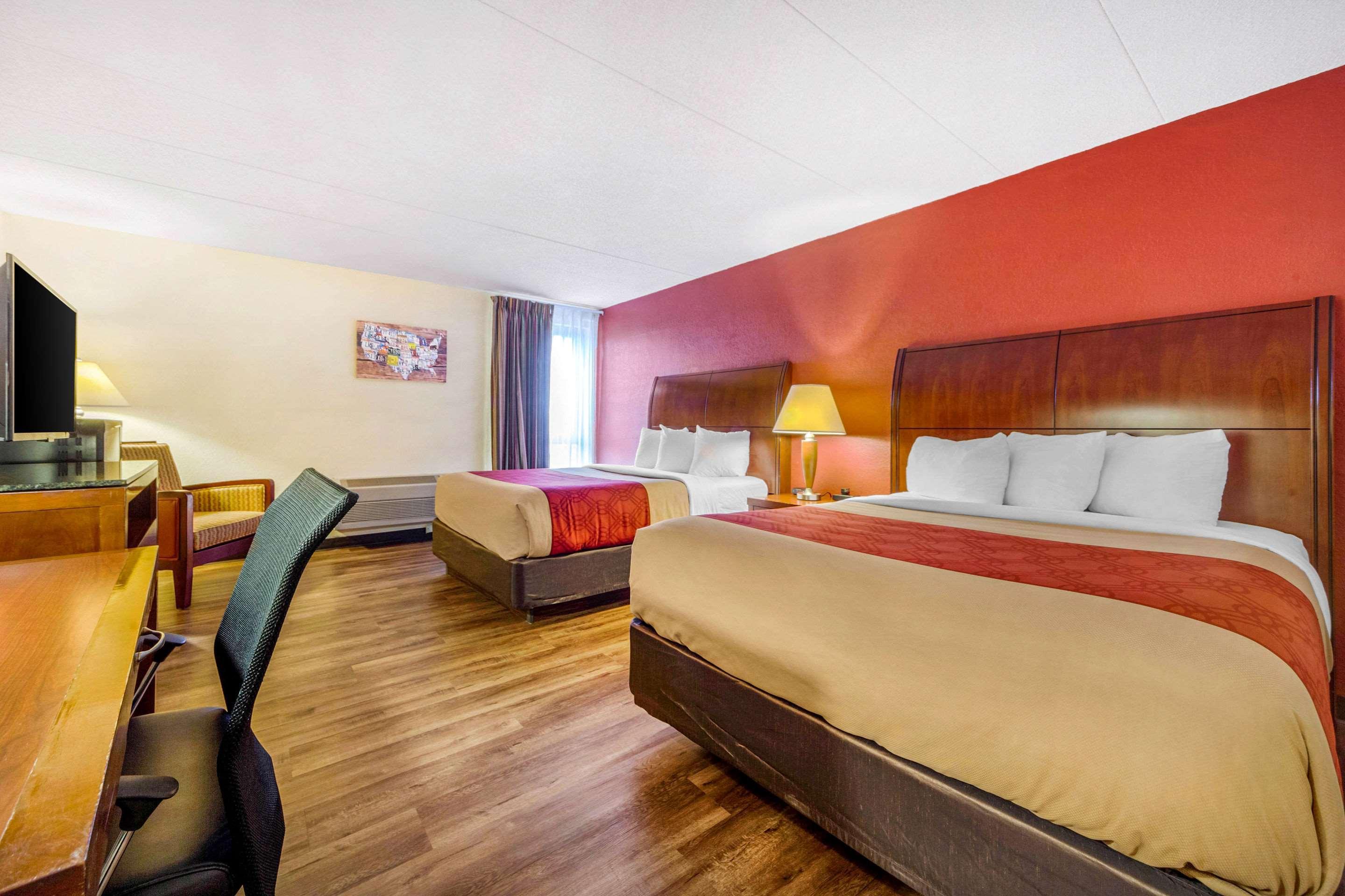 Econo Lodge Inn & Suites Brookings Exteriör bild