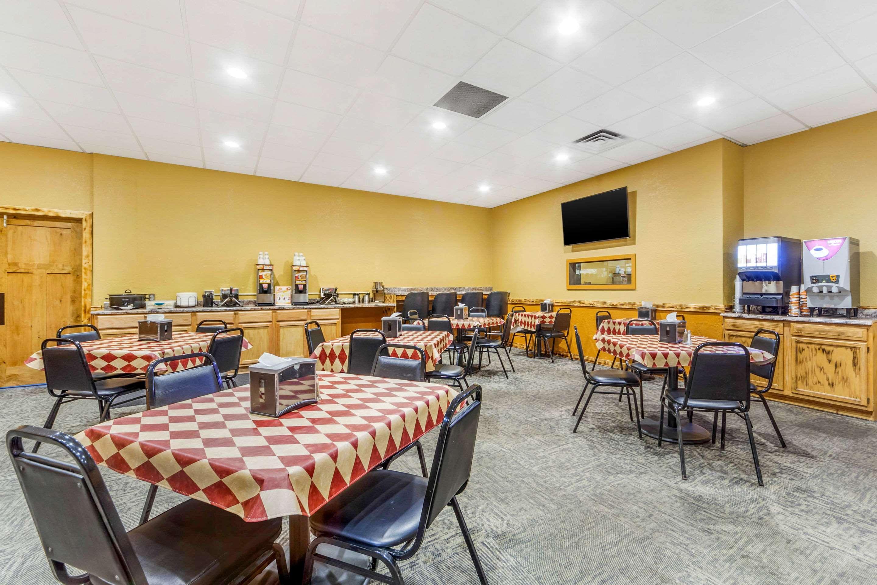 Econo Lodge Inn & Suites Brookings Exteriör bild