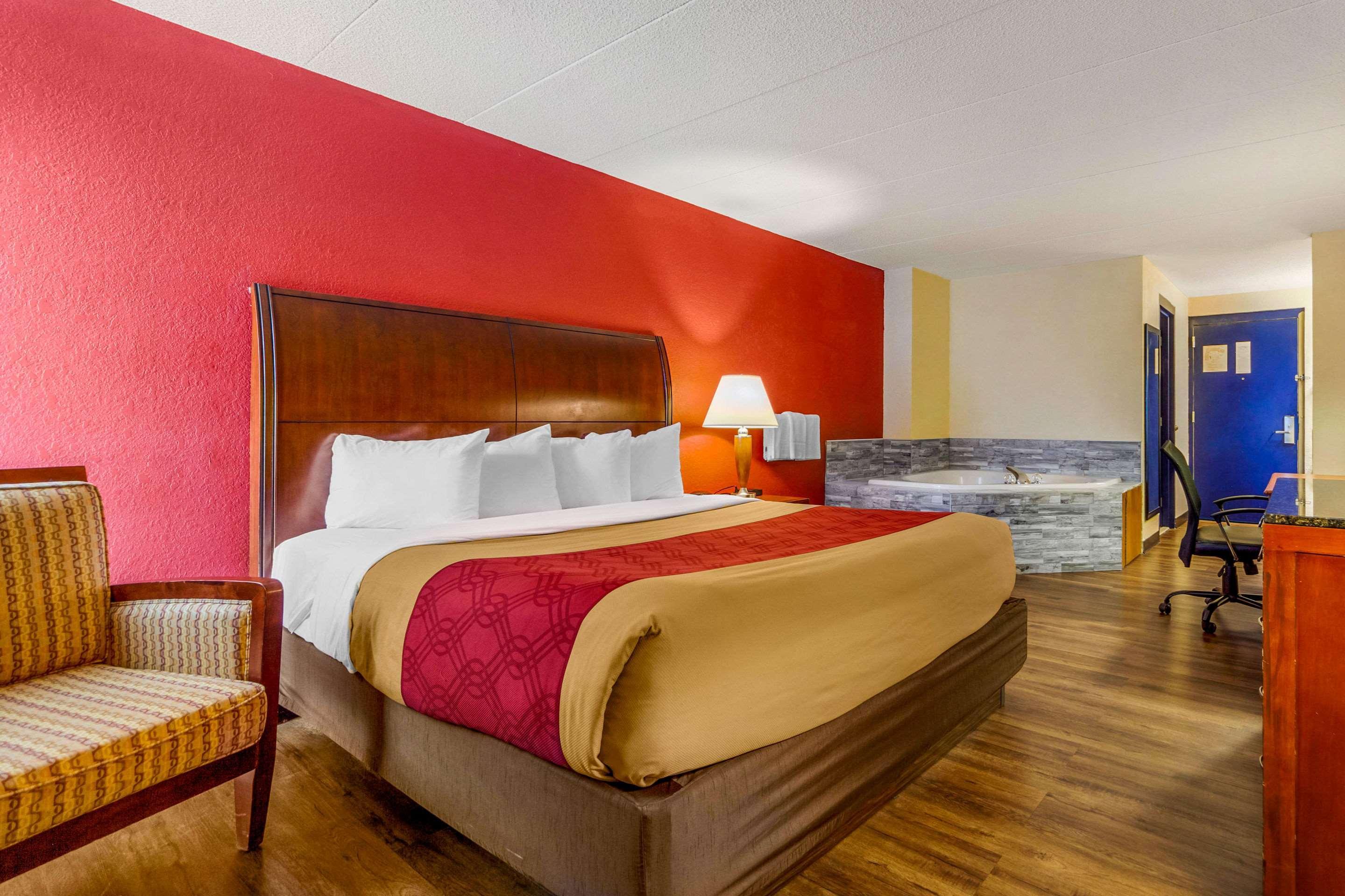 Econo Lodge Inn & Suites Brookings Exteriör bild